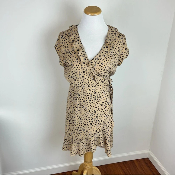 Aritzia Sunday Best Leopard Print Ruffle Wrap Dress Size 4 B8 - Picture 1 of 5